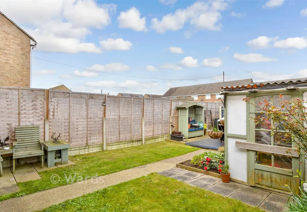 Rear Garden - Thatchers Lane, Cliffe, Rochester, Kent - Wards of Kent