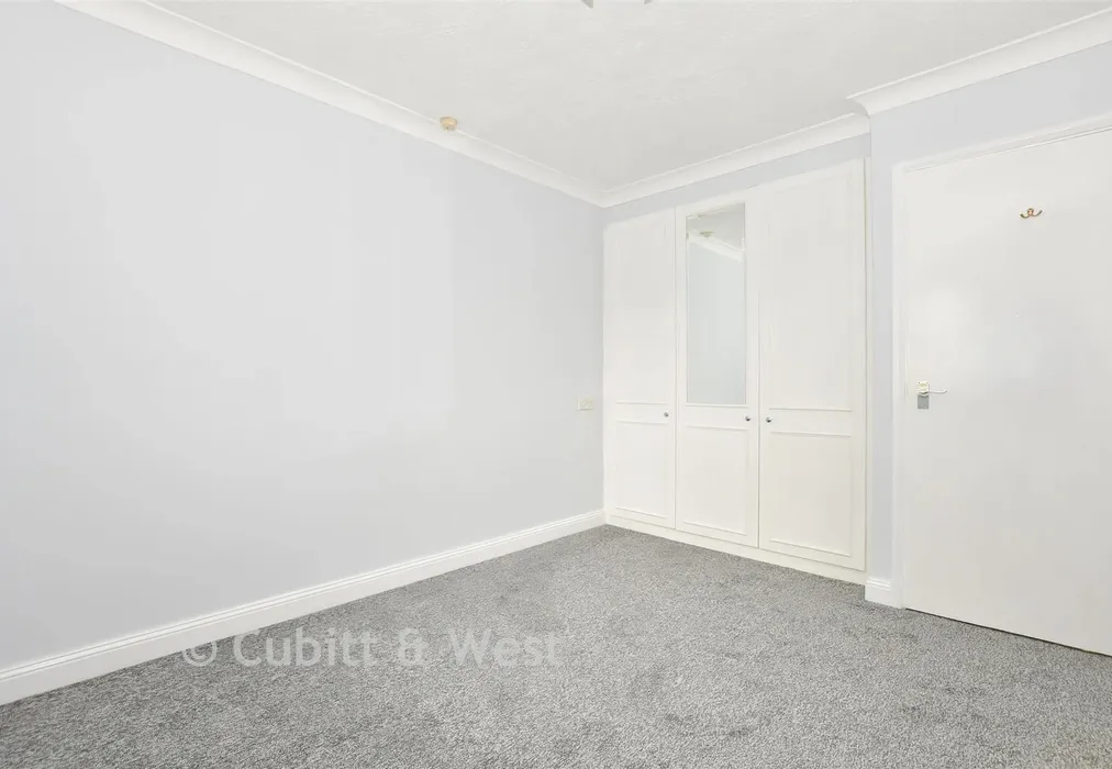 Bedroom - Brighton Road, Crawley, West Sussex - Wards of Kent