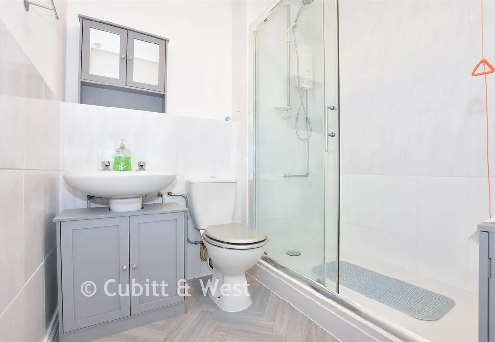 Shower Room - Brighton Road, Crawley, West Sussex - Wards of Kent