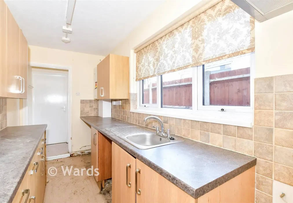 Kitchen - Randall Street, Maidstone, Kent - Wards of Kent