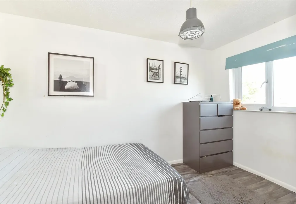 Bedroom 2 - Springfield Close, Lavant, Chichester, West Sussex - Wards of Kent