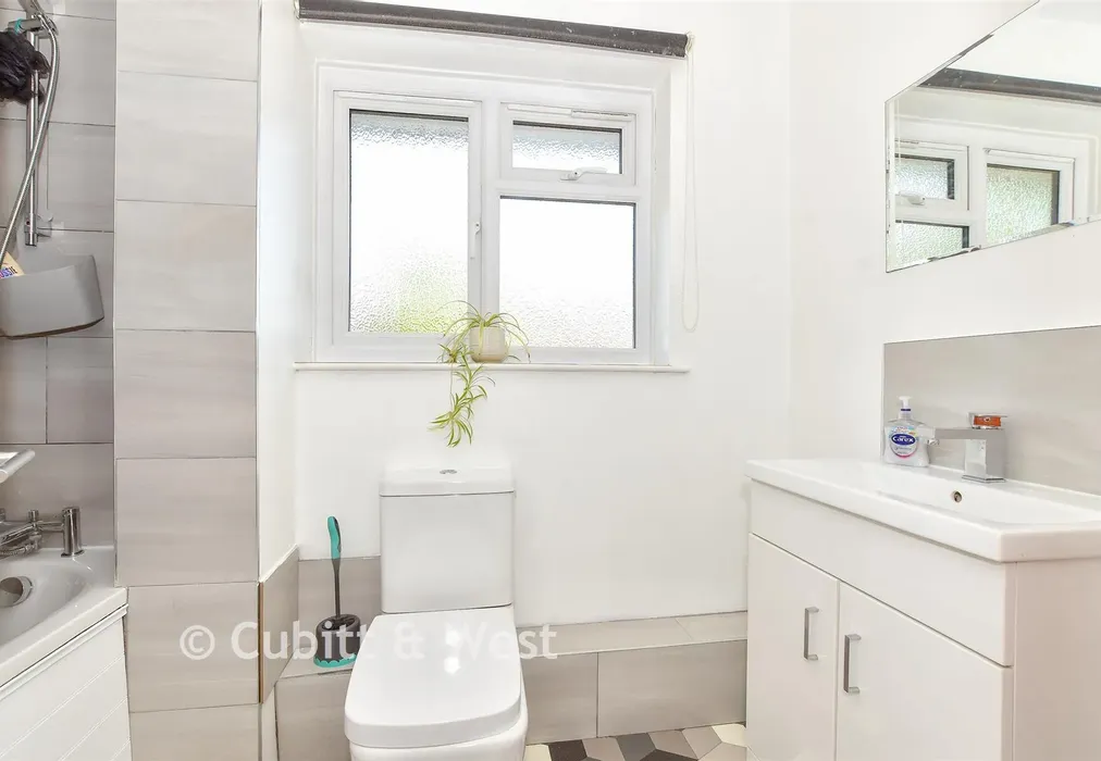 Bathroom - Springfield Close, Lavant, Chichester, West Sussex - Wards of Kent