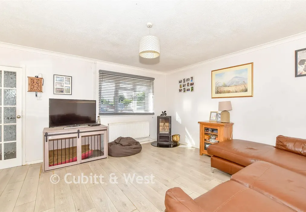Lounge - Springfield Close, Lavant, Chichester, West Sussex - Wards of Kent