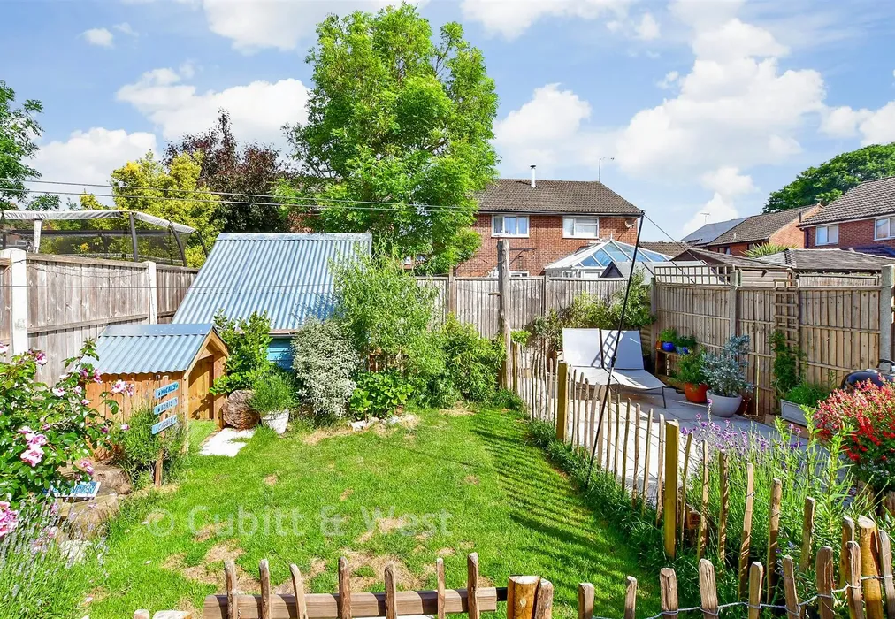 Rear Garden - Springfield Close, Lavant, Chichester, West Sussex - Wards of Kent