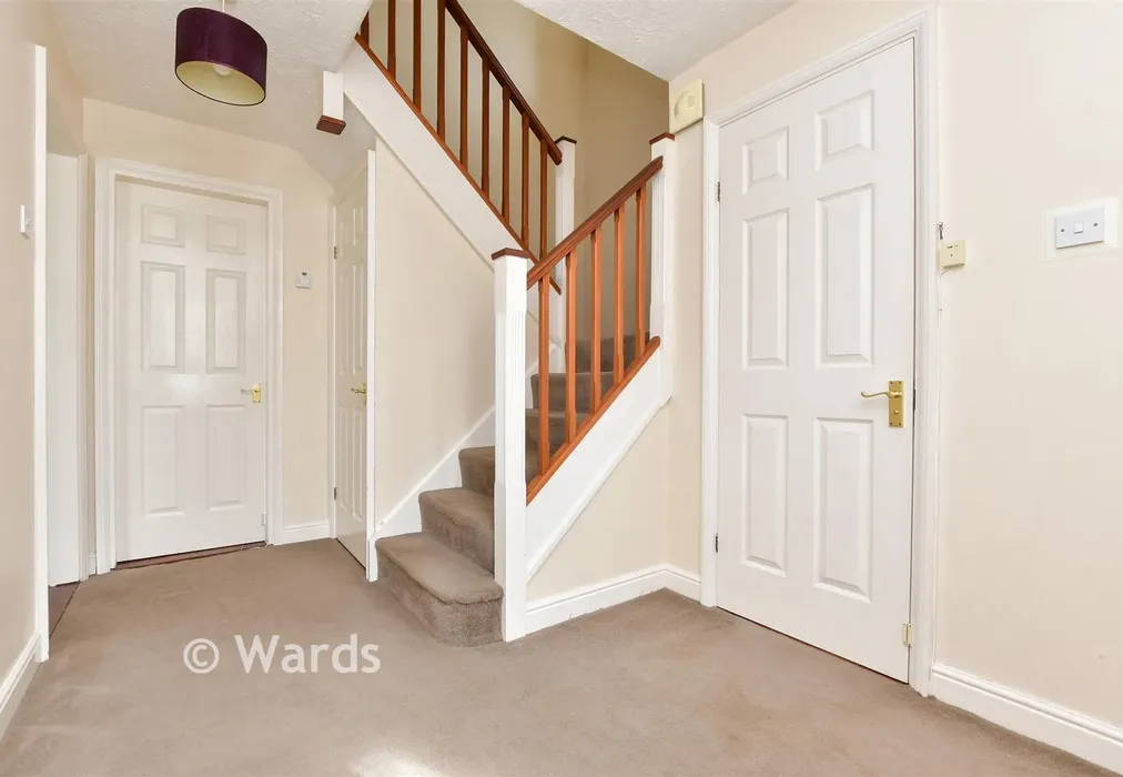 Entrance Hall - Burgess Close, Minster, Ramsgate, Kent - Wards of Kent