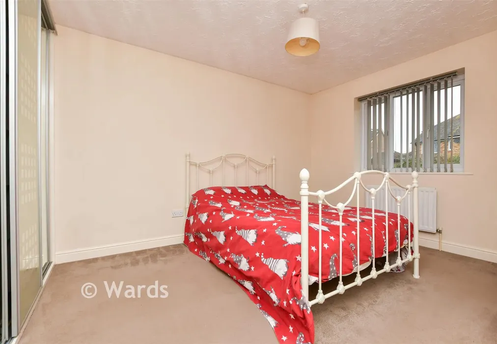 Bedroom 1 - Burgess Close, Minster, Ramsgate, Kent - Wards of Kent