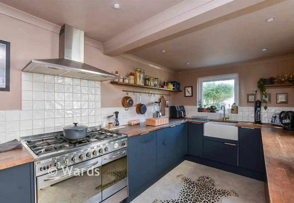 Kitchen - Sweyn Road, Cliftonville, Margate, Kent - Wards of Kent