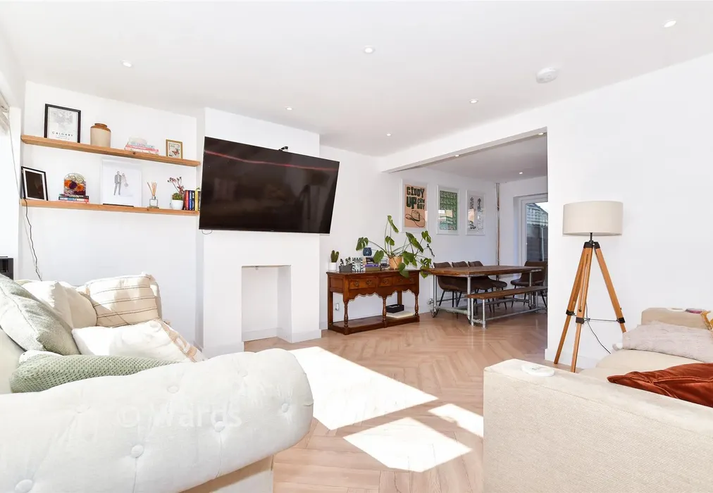 Lounge - Biddenden Close, Bearsted, Maidstone, Kent - Wards of Kent