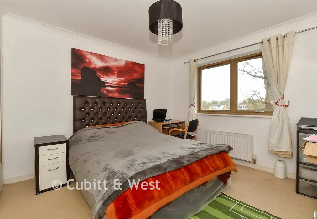 Bedroom 1 - Delrogue Road, Crawley, West Sussex - Wards of Kent