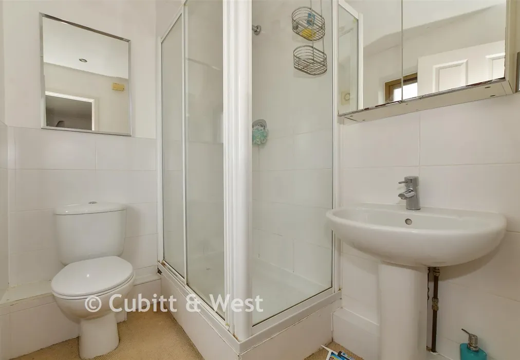 En-Suite Shower Room - Delrogue Road, Crawley, West Sussex - Wards of Kent