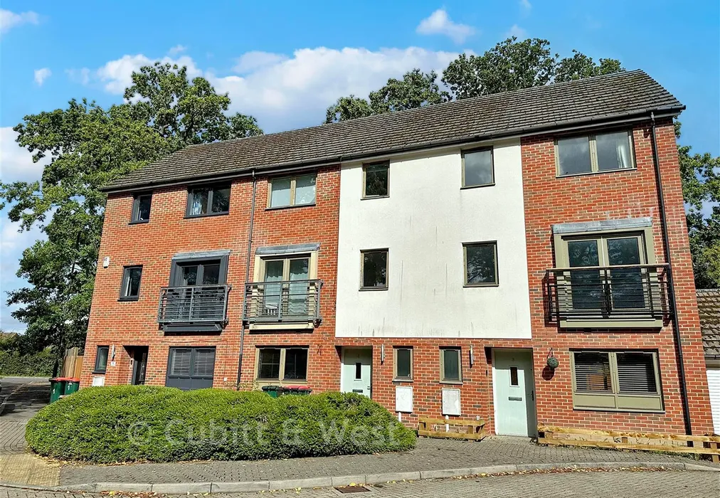 Front - Delrogue Road, Crawley, West Sussex - Wards of Kent