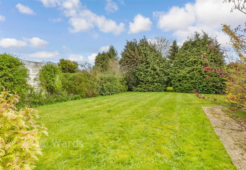 Rear Garden - Northumberland Avenue, Kennington, Ashford, Kent - Wards of Kent