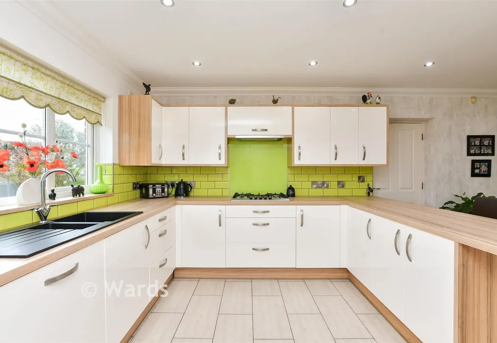Kitchen/Diner - Walnut Close, Broadstairs, Kent - Wards of Kent