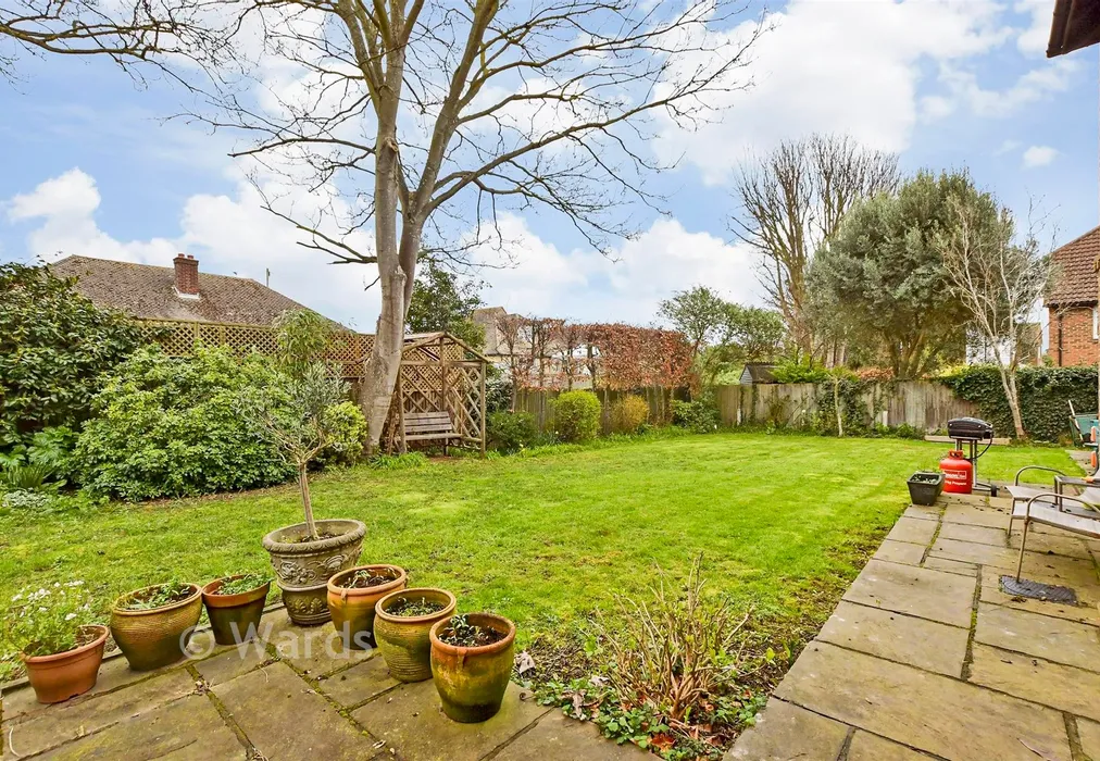 Rear Garden - Walnut Close, Broadstairs, Kent - Wards of Kent