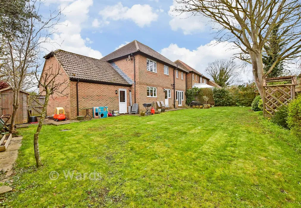 Rear Garden - Walnut Close, Broadstairs, Kent - Wards of Kent