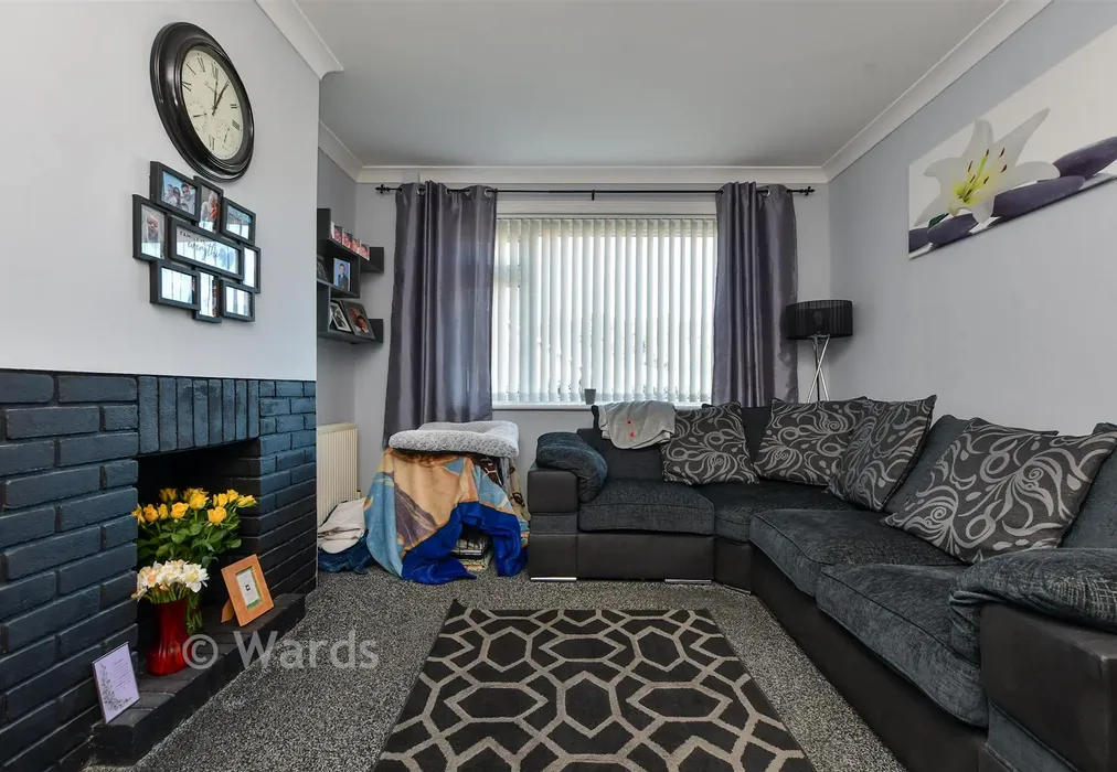 Lounge - Stonehall Road, Lydden, Dover, Kent - Wards of Kent