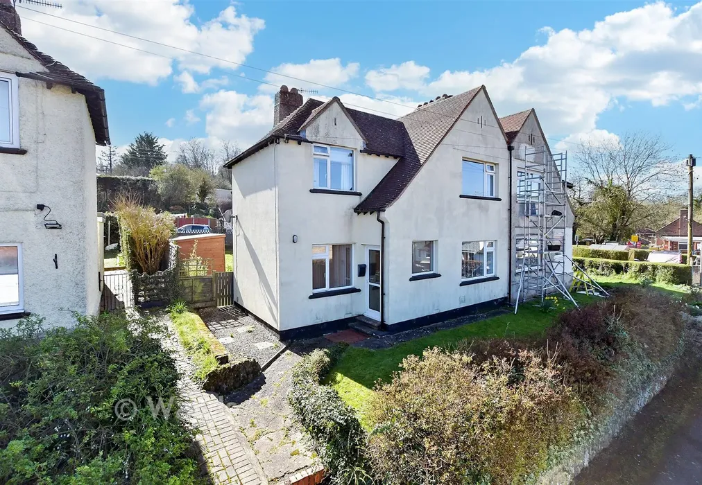 External Front Web.... - Stonehall Road, Lydden, Dover, Kent - Wards of Kent