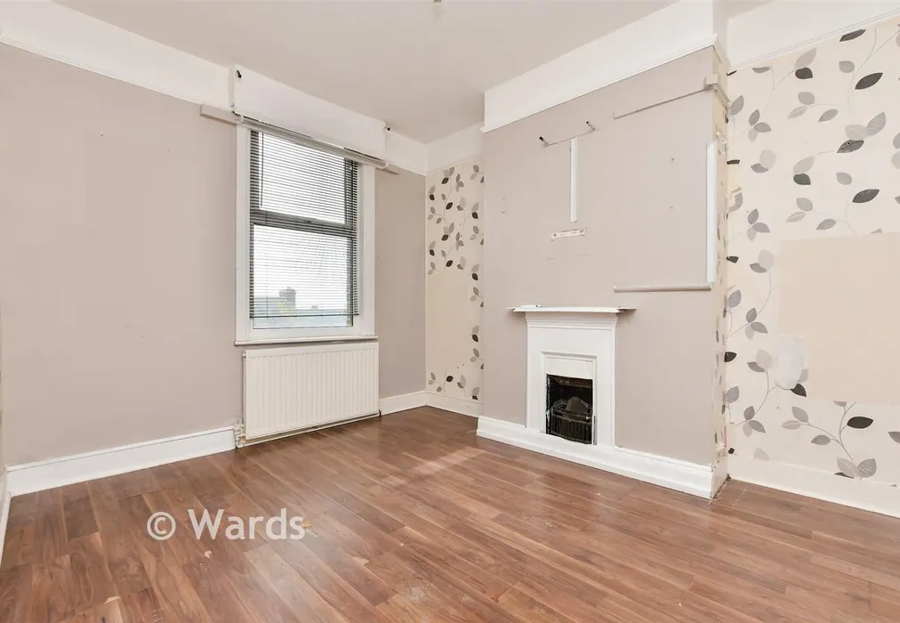 Bedroom 1 - Victoria Avenue, Margate, Kent - Wards of Kent