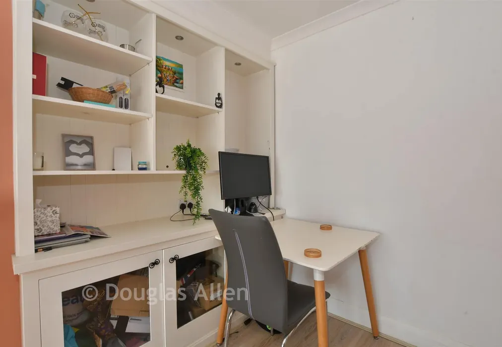 Lounge/Dining Room - Tollgate Road, London - Wards of Kent