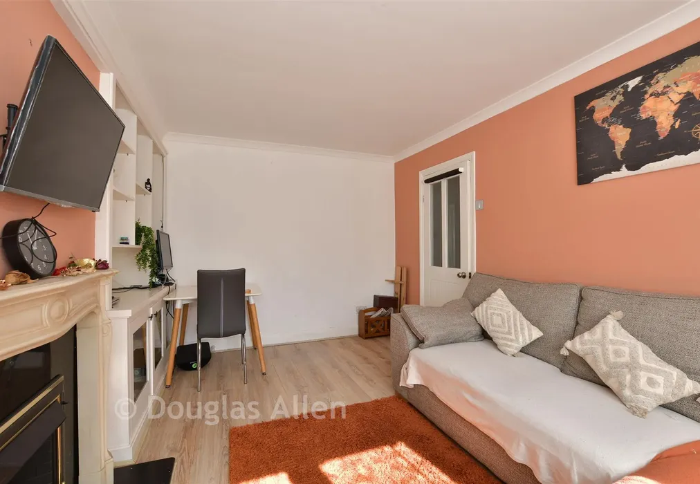 Lounge/Dining Room - Tollgate Road, London - Wards of Kent