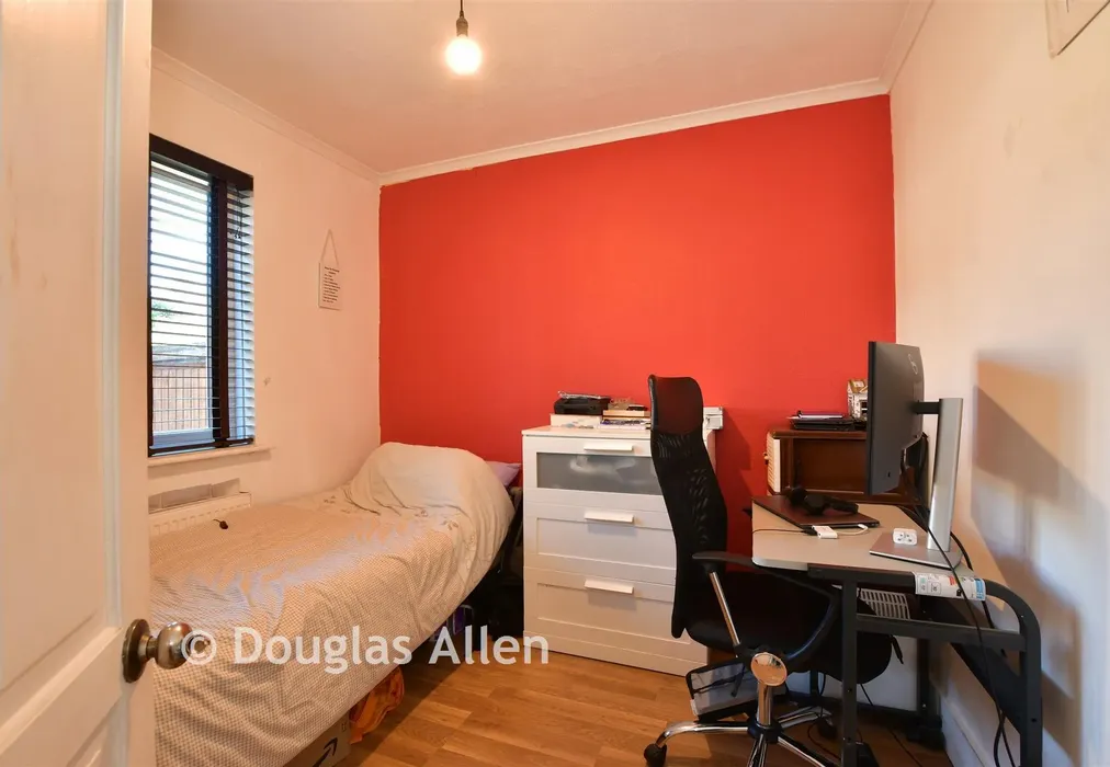 Bedroom 2 - Tollgate Road, London - Wards of Kent