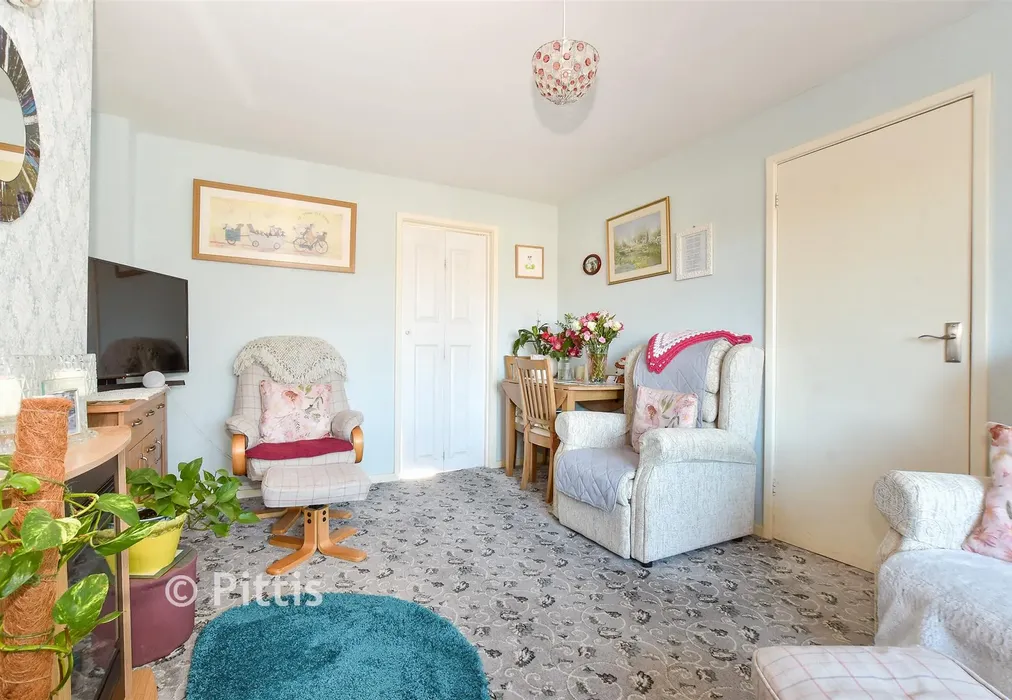 Lounge - Lower Furlongs, Brading, Sandown, Isle of Wight - Wards of Kent