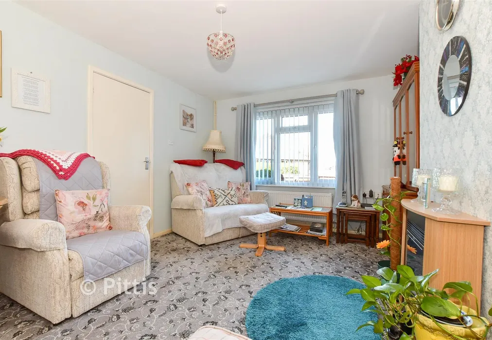 Lounge - Lower Furlongs, Brading, Sandown, Isle of Wight - Wards of Kent