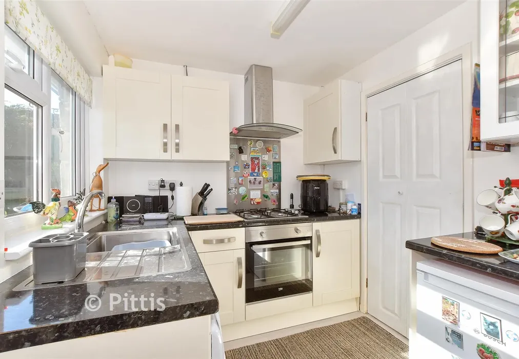 Kitchen - Lower Furlongs, Brading, Sandown, Isle of Wight - Wards of Kent
