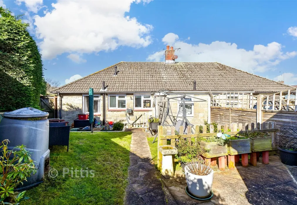 Rear Garden - Lower Furlongs, Brading, Sandown, Isle of Wight - Wards of Kent