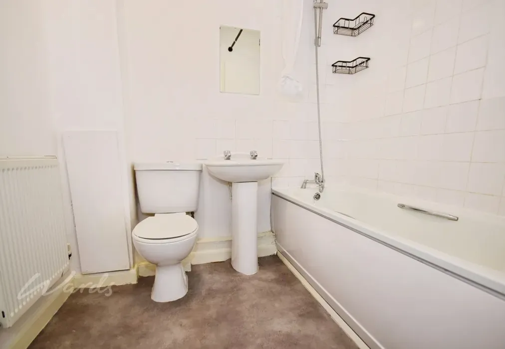 trafalgar bathroom - Trafalgar Street Gillingham ME7 - Wards of Kent