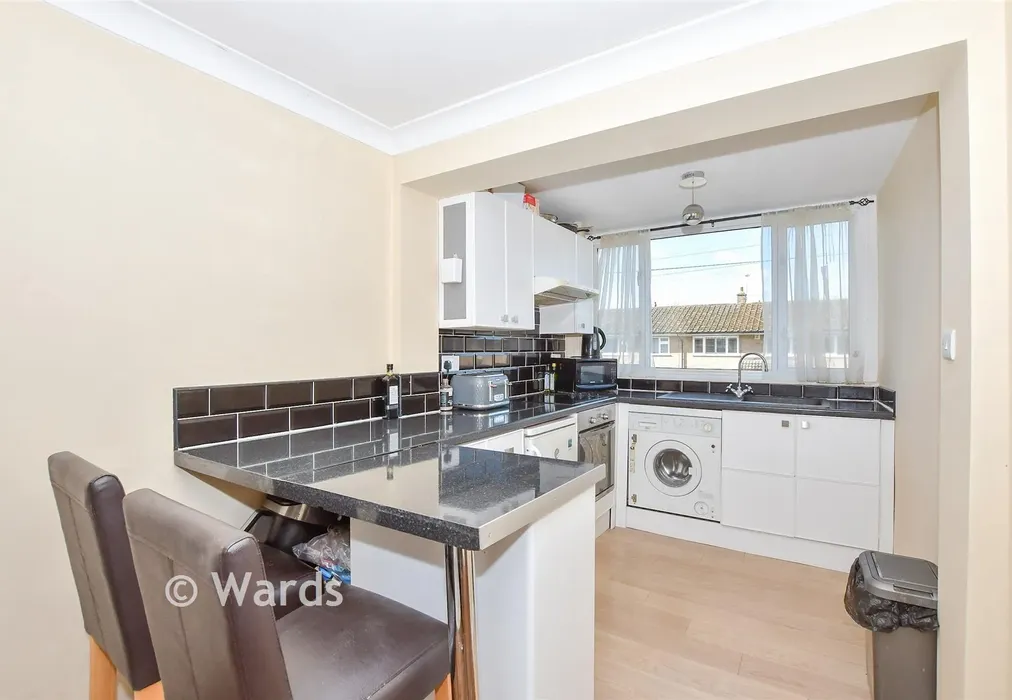 Kitchen - Catlyn Close, East Malling, West Malling, Kent - Wards of Kent