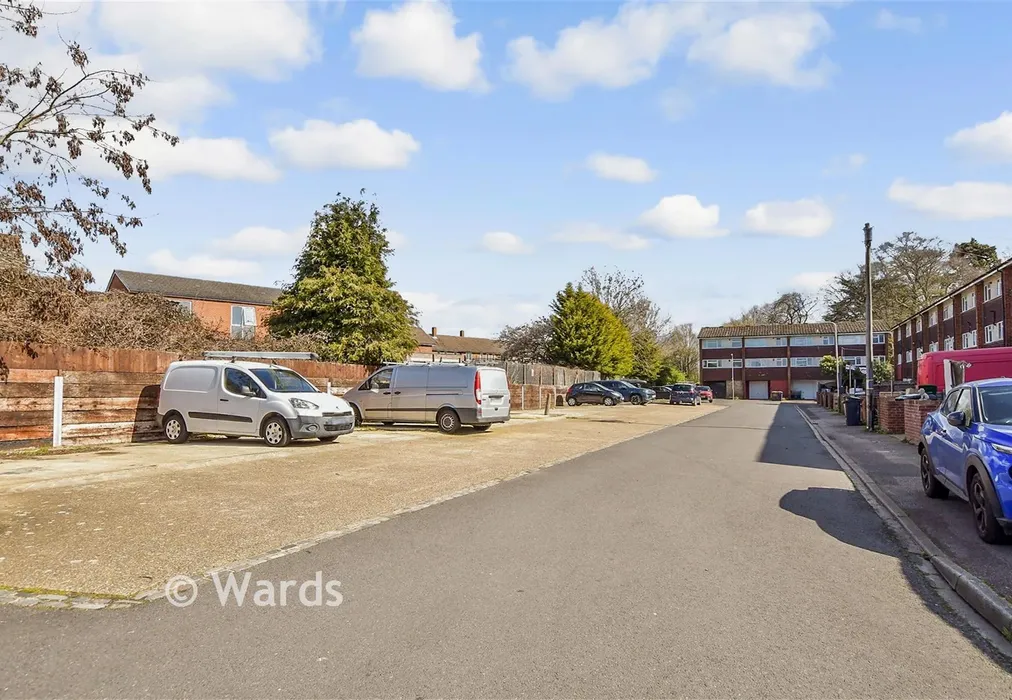 Driveway/Parking - Catlyn Close, East Malling, West Malling, Kent - Wards of Kent