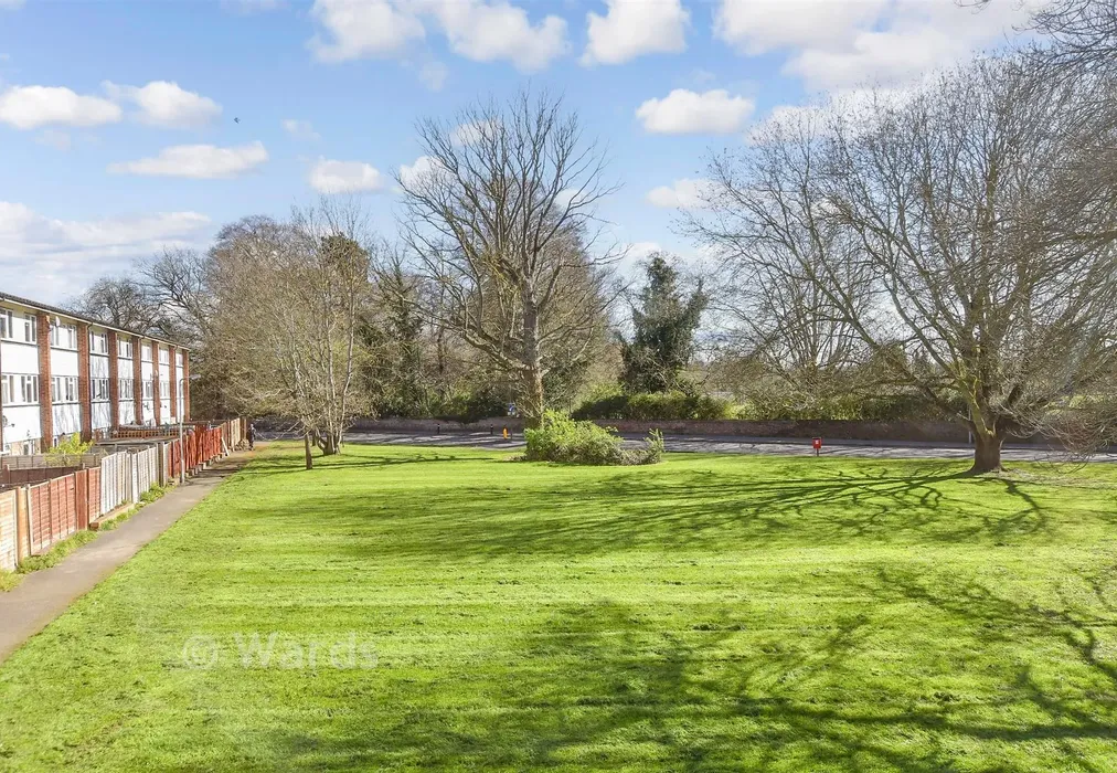 Views To Rear - Catlyn Close, East Malling, West Malling, Kent - Wards of Kent