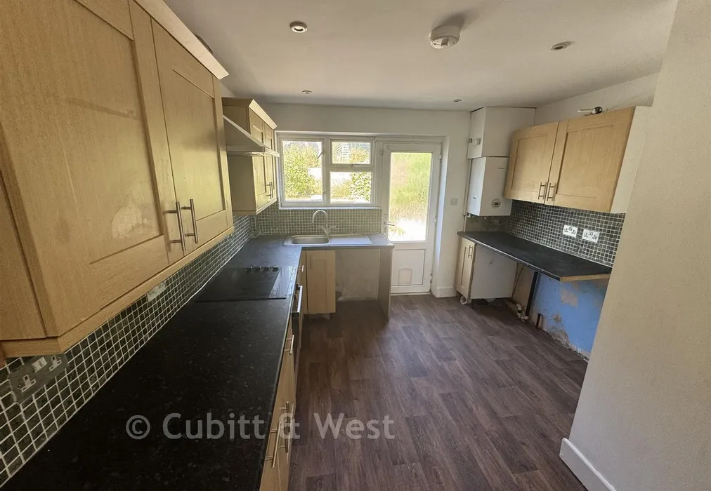 Kitchen - Balsdean Road, Woodingdean, Brighton, East Sussex - Wards of Kent