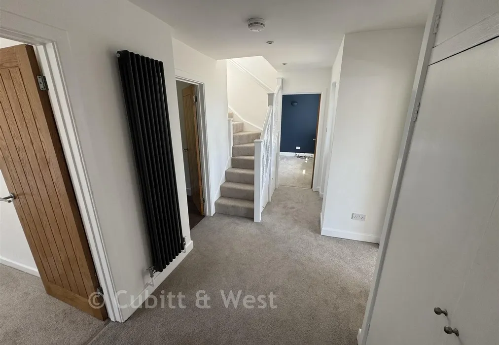 Entrance Hall - Balsdean Road, Woodingdean, Brighton, East Sussex - Wards of Kent
