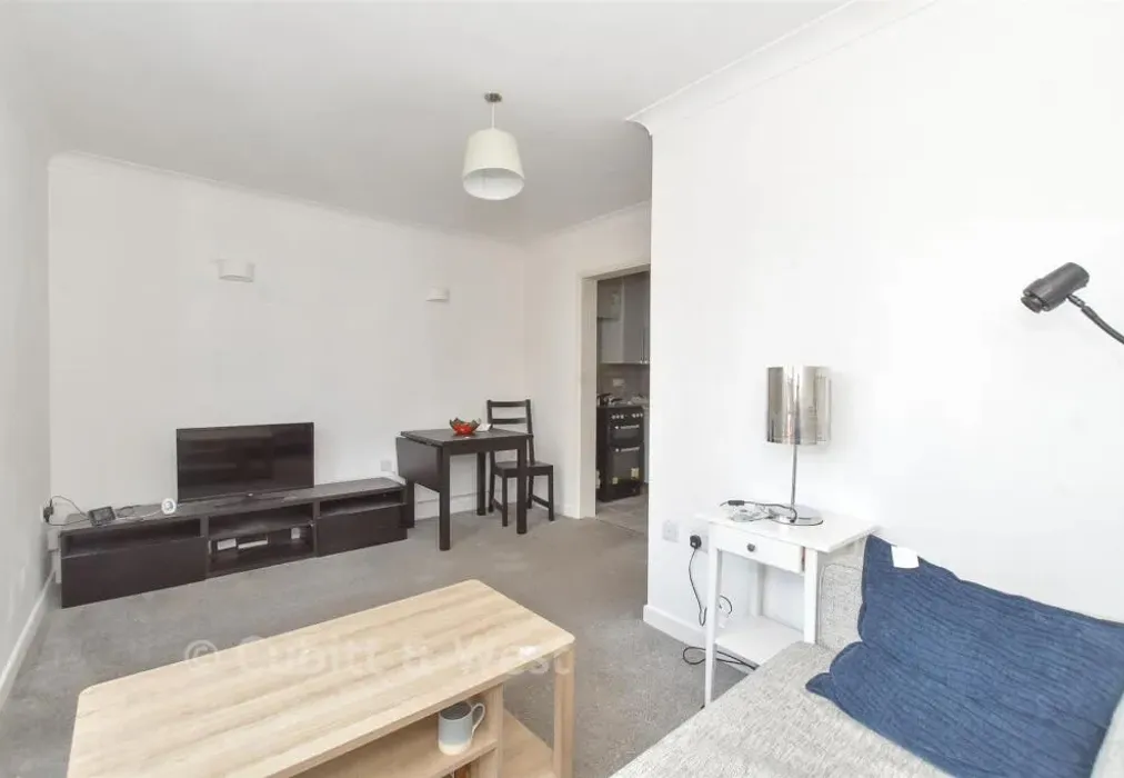 6 - Campbell Road Bognor Regis PO21 - Wards of Kent