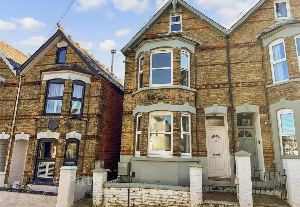 Front - Gordon Road, Cowes, Isle of Wight - Wards of Kent