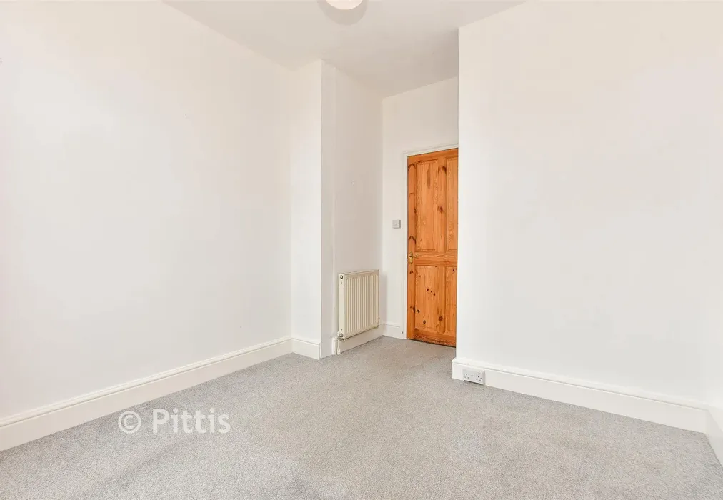 Bedroom 3 - Gordon Road, Cowes, Isle of Wight - Wards of Kent