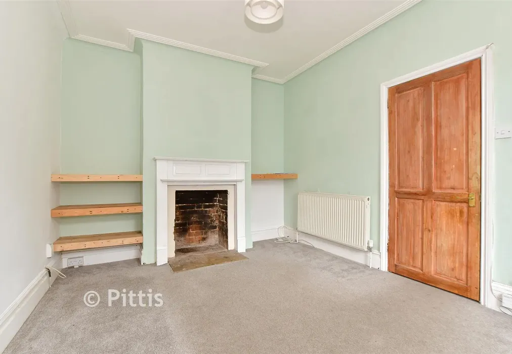 Lounge - Gordon Road, Cowes, Isle of Wight - Wards of Kent