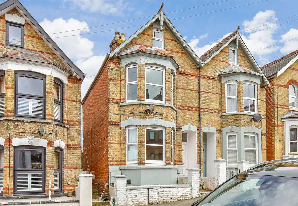 External (Web) - Gordon Road, Cowes, Isle of Wight - Wards of Kent