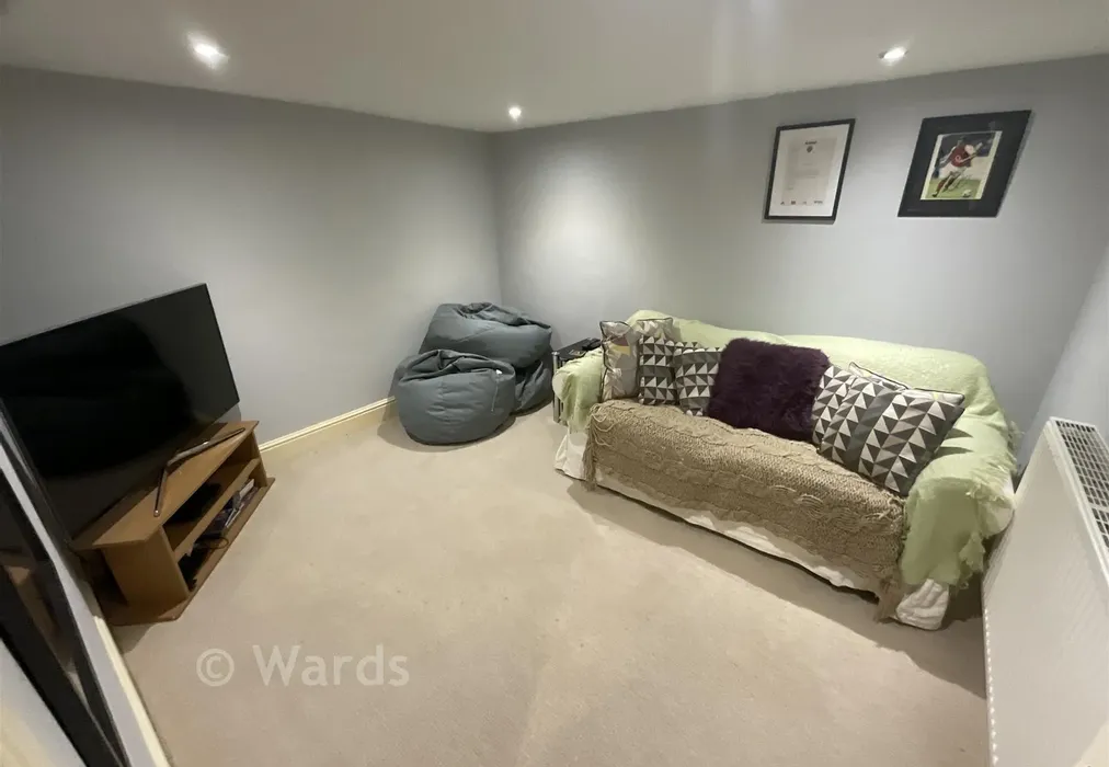 Family Room - New Hythe Lane, Larkfield, Aylesford, Kent - Wards of Kent