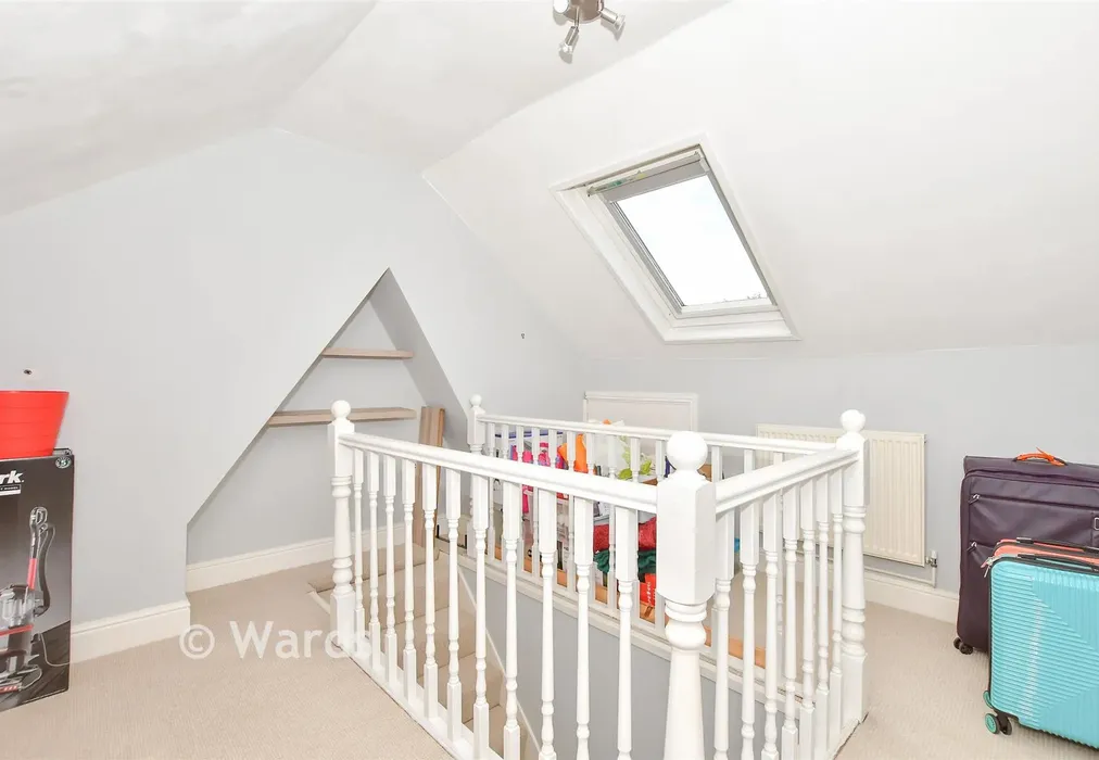 Loft Room - New Hythe Lane, Larkfield, Aylesford, Kent - Wards of Kent