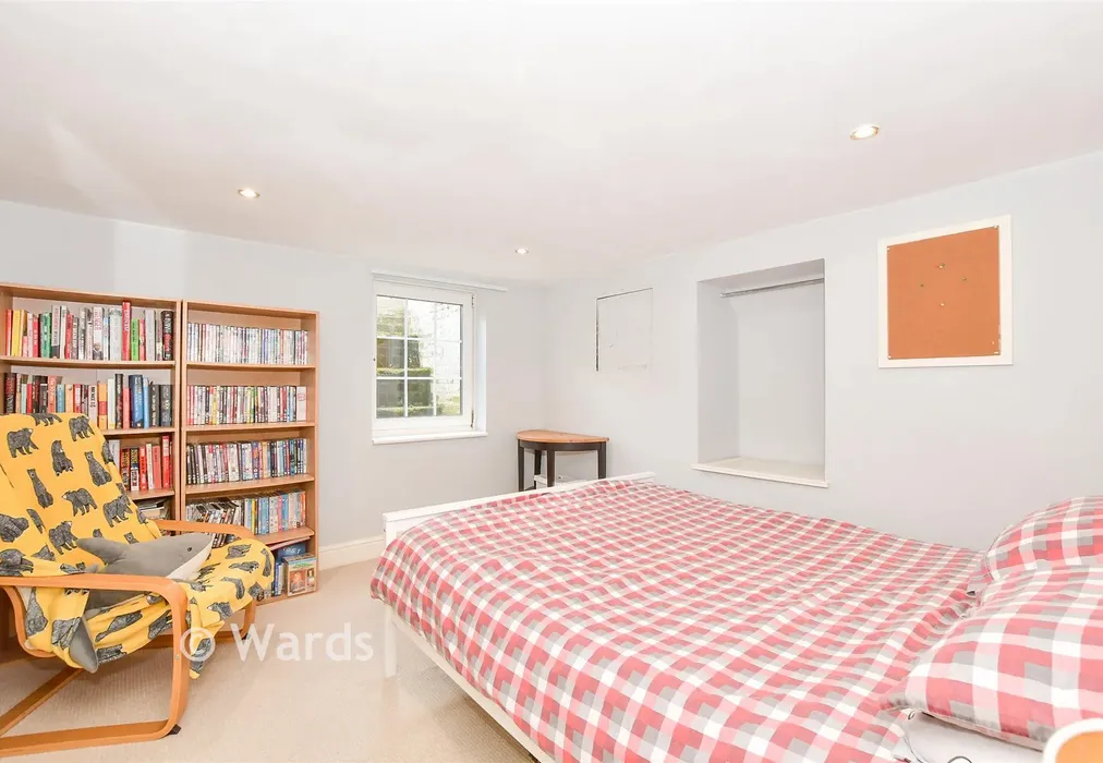 Bedroom 2 - New Hythe Lane, Larkfield, Aylesford, Kent - Wards of Kent