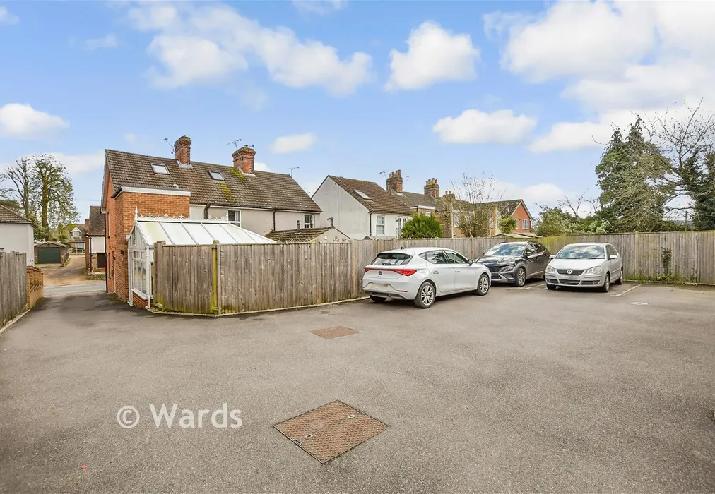 Driveway/Parking - New Hythe Lane, Larkfield, Aylesford, Kent - Wards of Kent