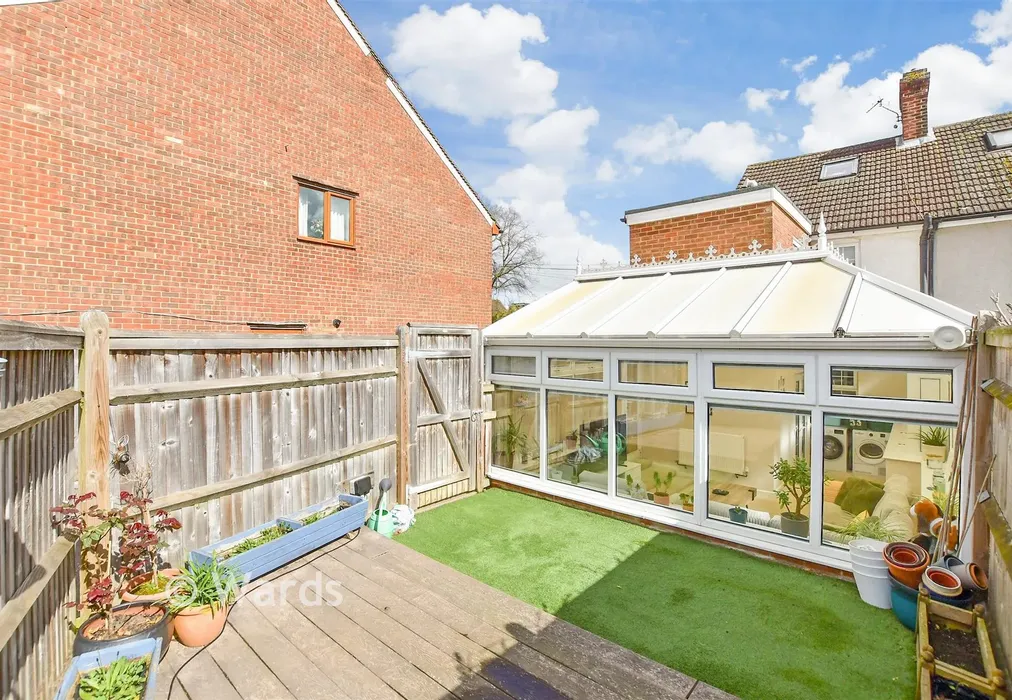 Rear Garden - New Hythe Lane, Larkfield, Aylesford, Kent - Wards of Kent