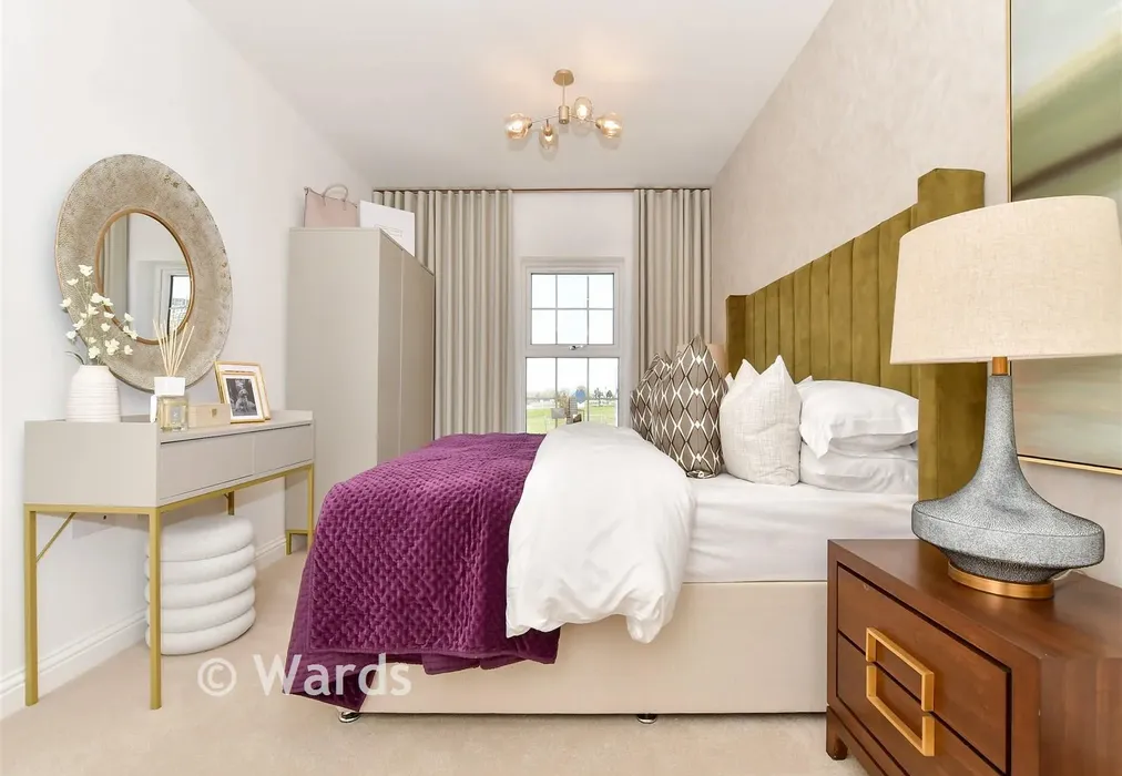 Bedroom 1 - Richmond Park, Whitfield, Kent - Wards of Kent