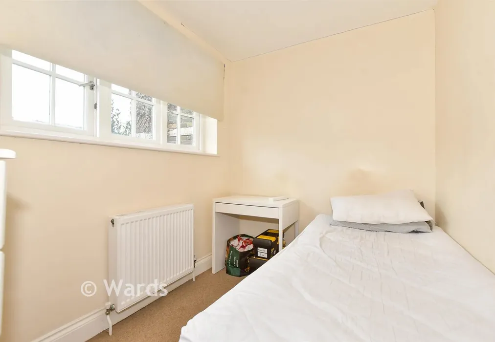 Bedroom 3 - Queens Courtyard, Dover, Kent - Wards of Kent