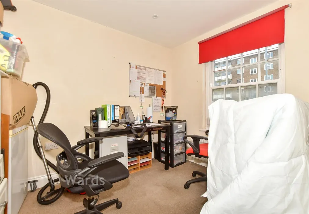 Bedroom 2 - Queens Courtyard, Dover, Kent - Wards of Kent