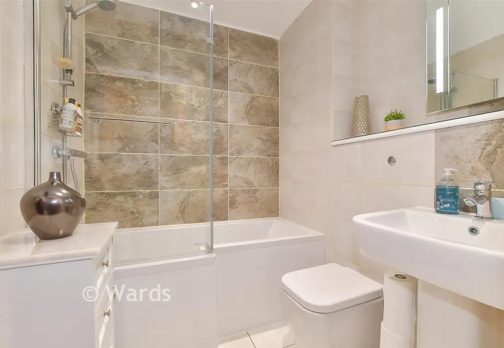Bathroom - New Dover Road, Canterbury, Kent - Wards of Kent