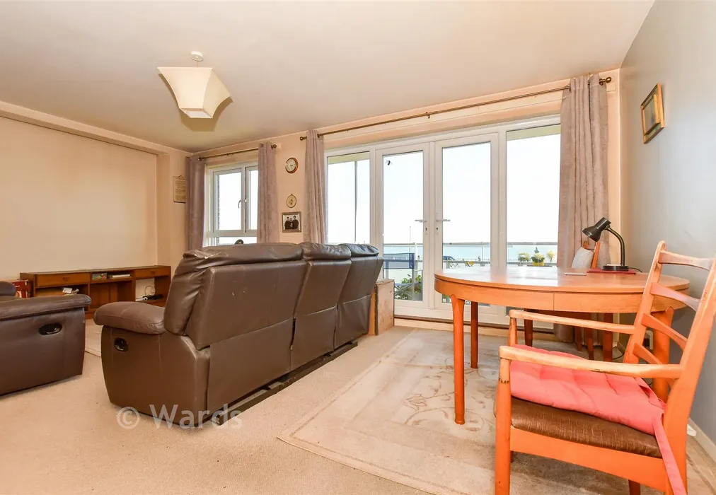 Lounge/Diner - The Gateway, Dover, Kent - Wards of Kent